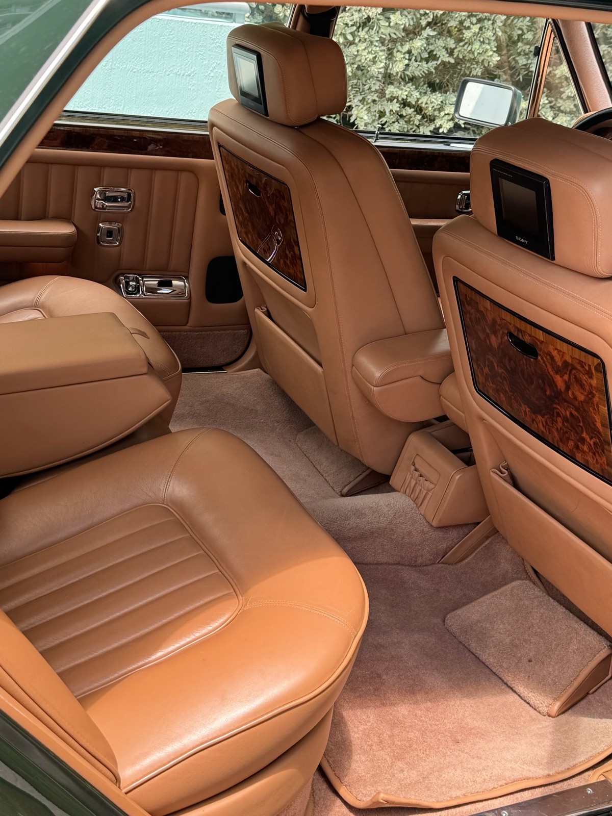 Bentley-Brooklands-1993-Sedan-4