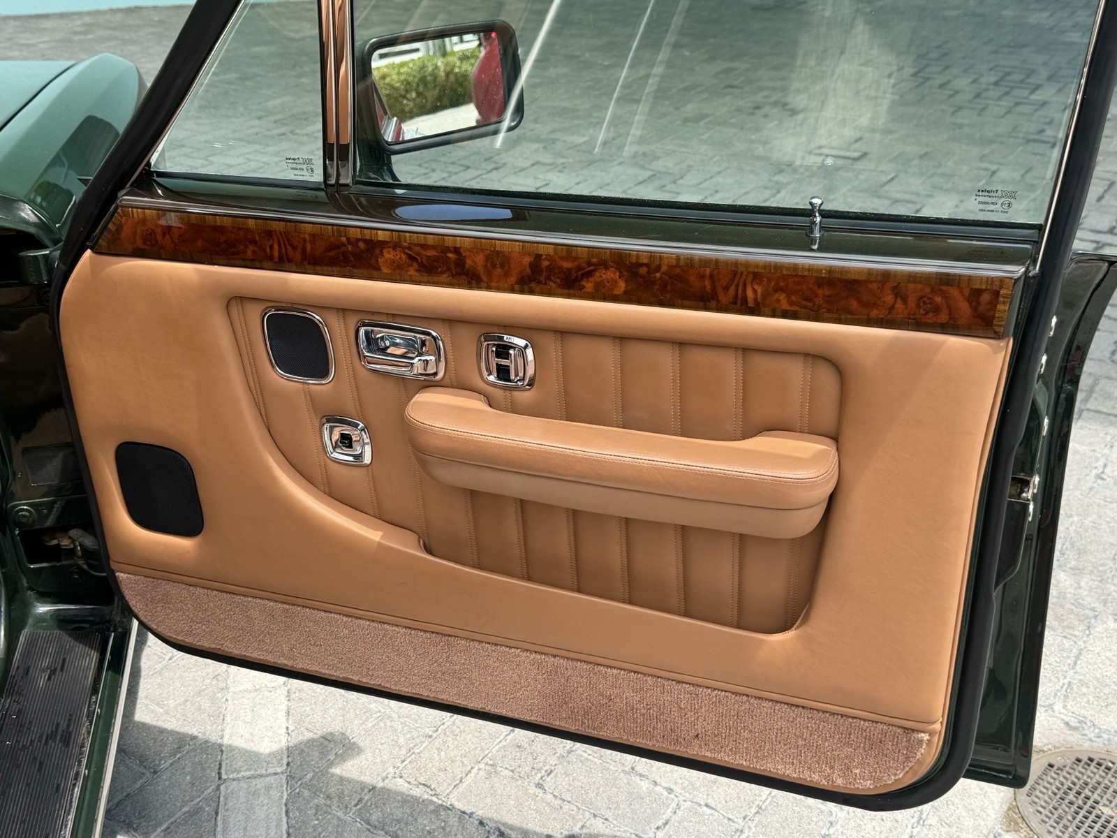 Bentley-Brooklands-1993-Sedan-5