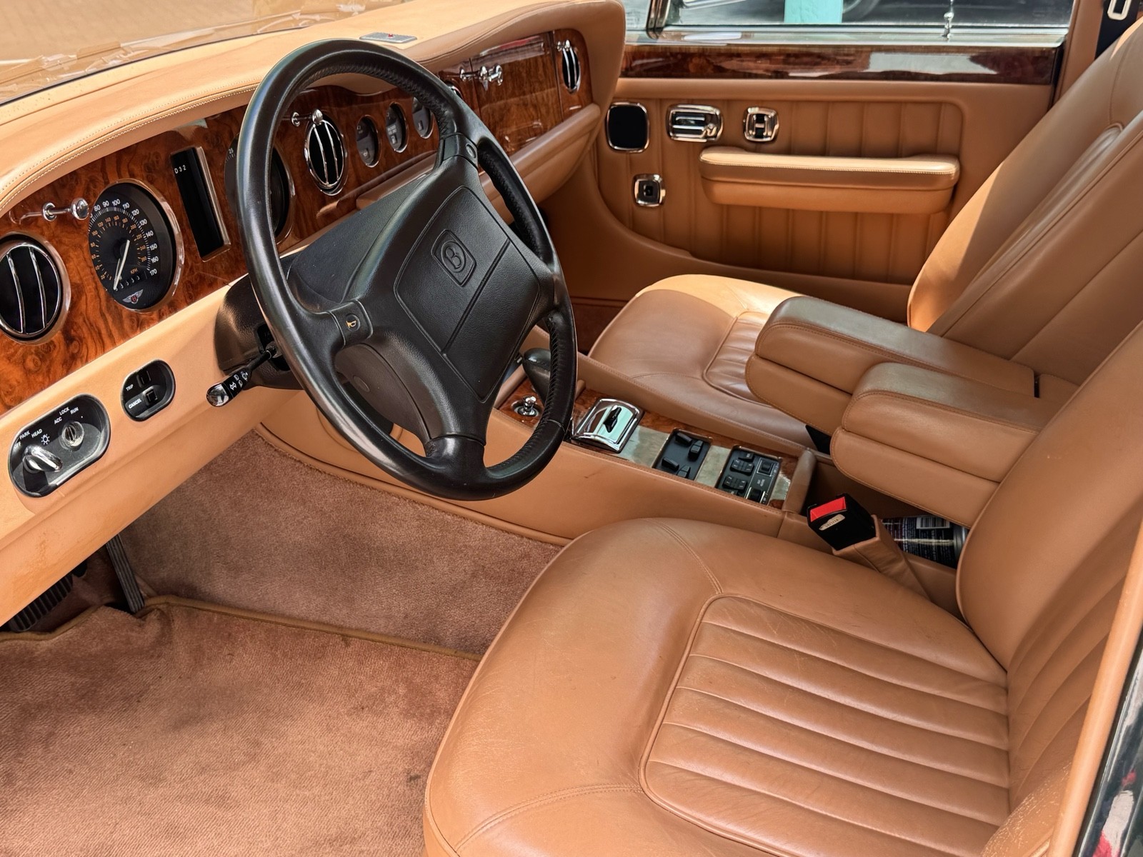 Bentley-Brooklands-1993-Sedan-8