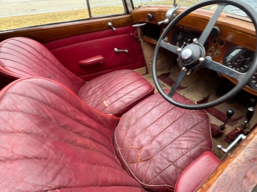 Bentley-Other-1936-Black-Burgundy-5