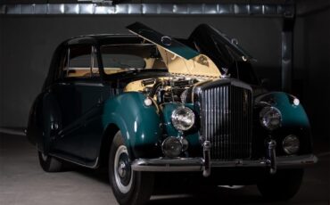 Bentley-R-type-1954-GreenBlack-BeigeBrown-1