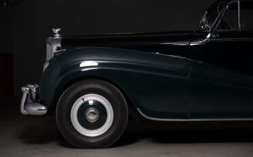 Bentley-R-type-1954-GreenBlack-BeigeBrown-12
