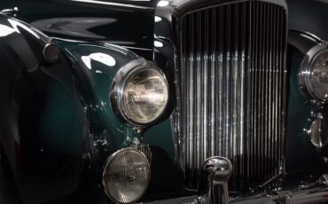 Bentley-R-type-1954-GreenBlack-BeigeBrown-14
