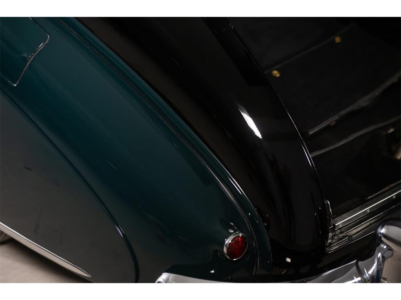 Bentley-R-type-1954-GreenBlack-BeigeBrown-16