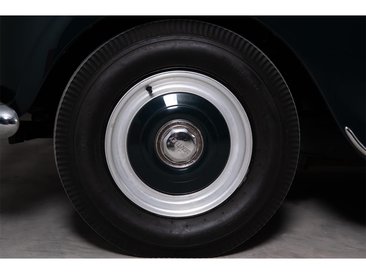 Bentley-R-type-1954-GreenBlack-BeigeBrown-18