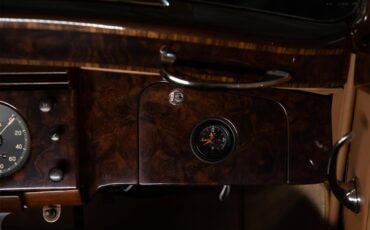 Bentley-R-type-1954-GreenBlack-BeigeBrown-24