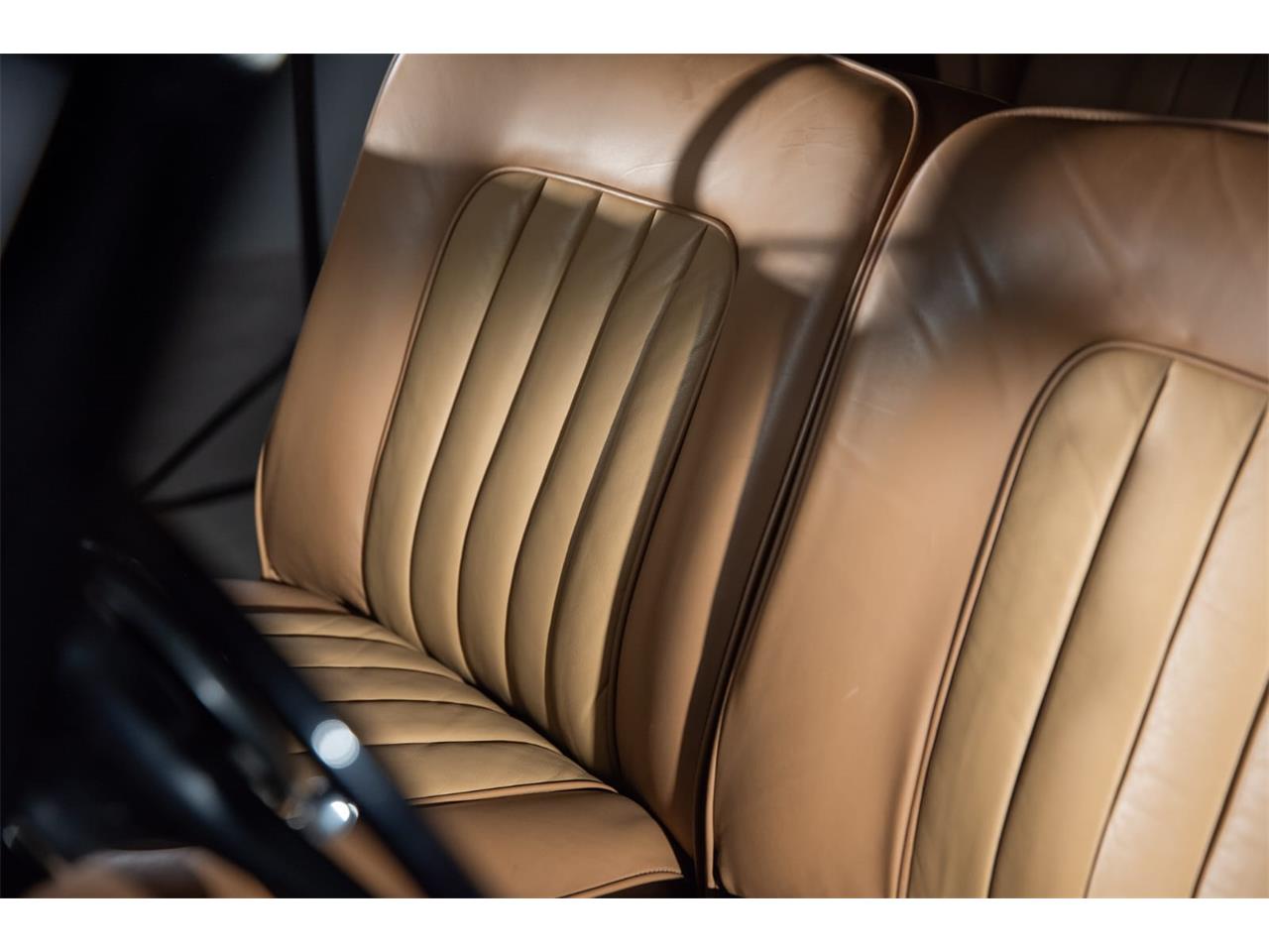 Bentley-R-type-1954-GreenBlack-BeigeBrown-38