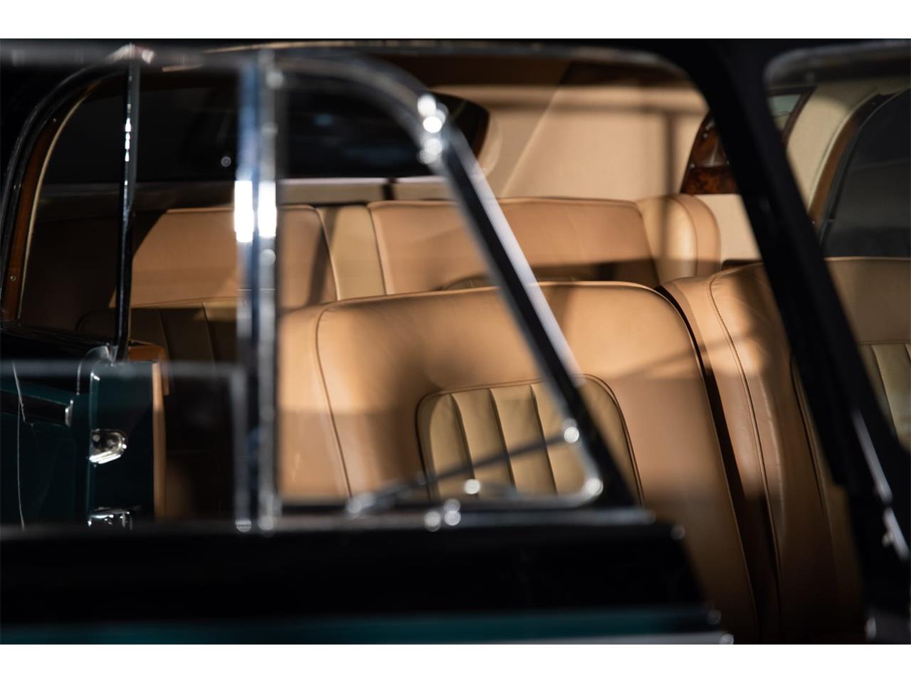 Bentley-R-type-1954-GreenBlack-BeigeBrown-5