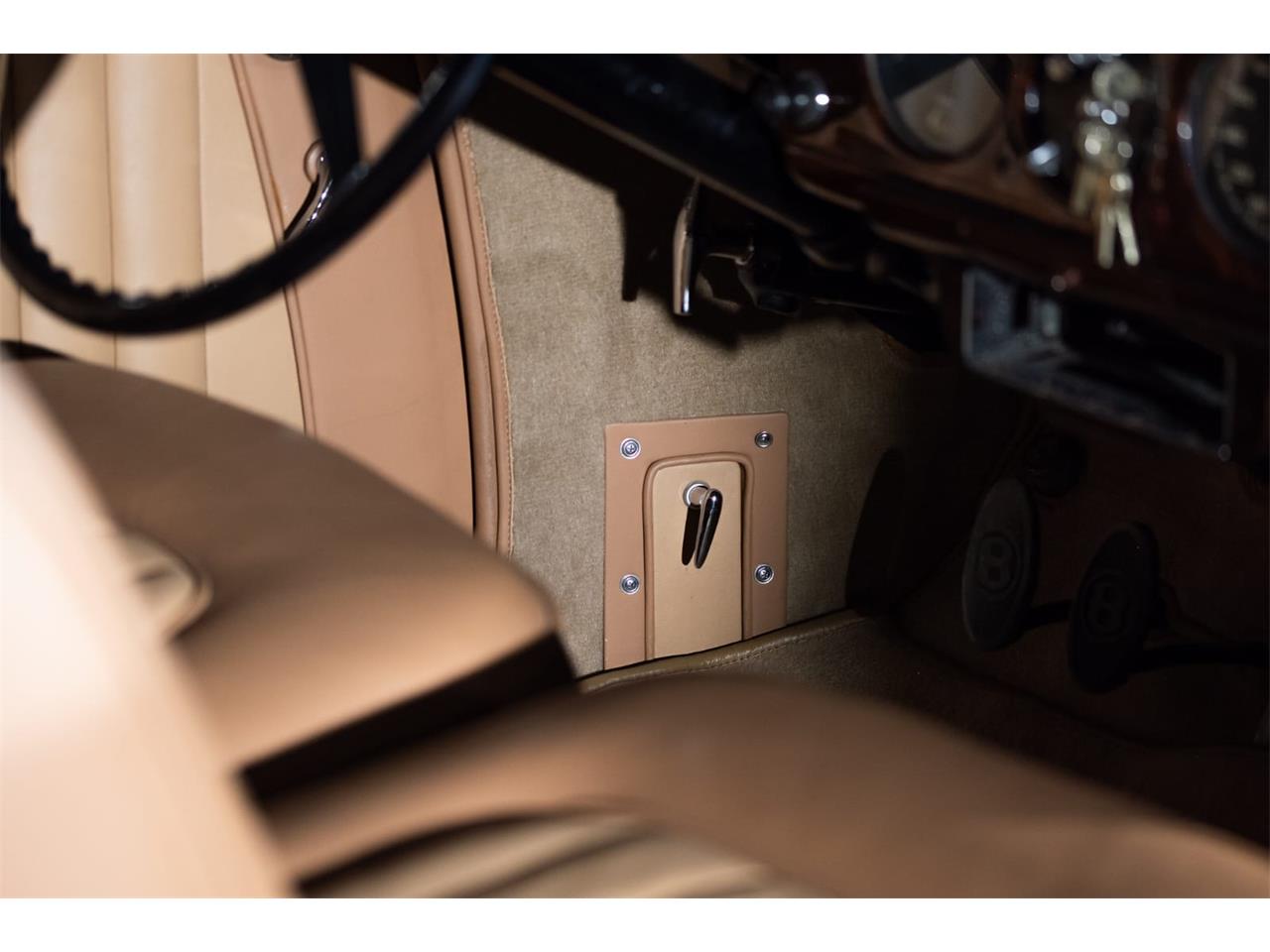Bentley-R-type-1954-GreenBlack-BeigeBrown-7