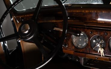 Bentley-R-type-1954-GreenBlack-BeigeBrown-9