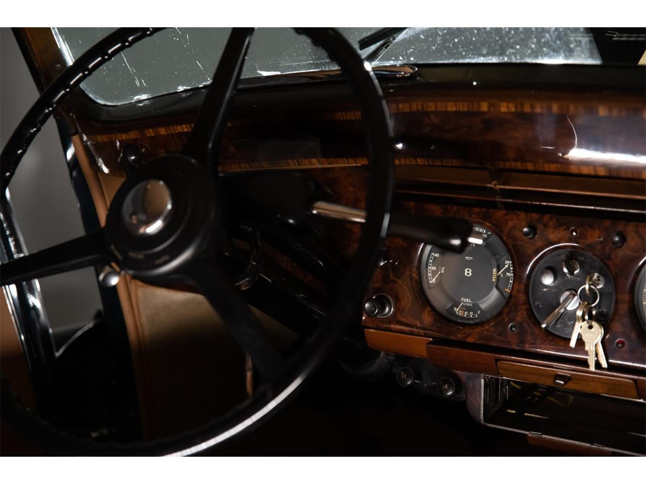 Bentley-R-type-1954-GreenBlack-BeigeBrown-9
