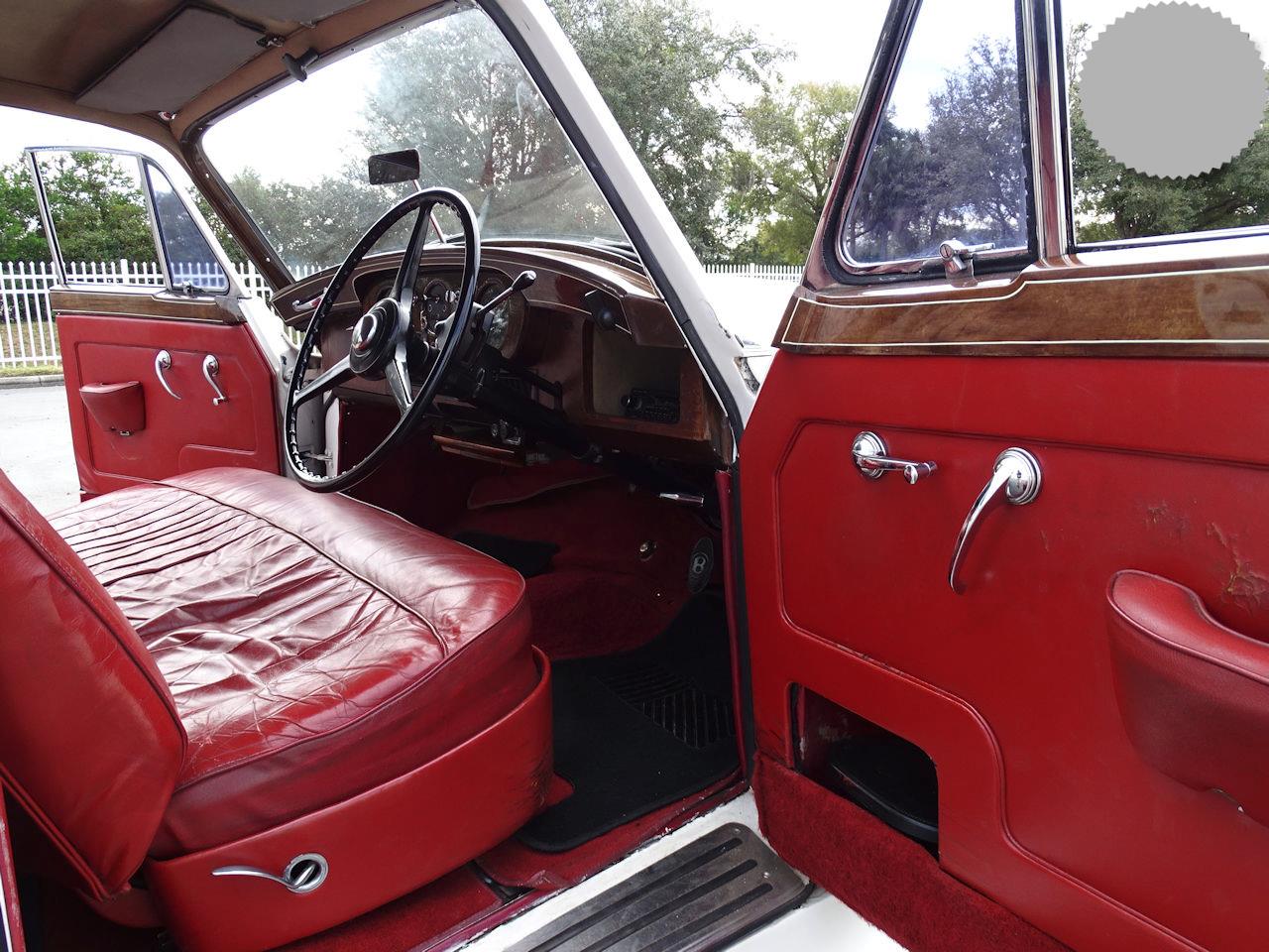 Bentley-S1-1958-White-RED-35