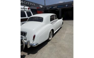Bentley-S2-1960-Pearl-White-Black-Brown-1