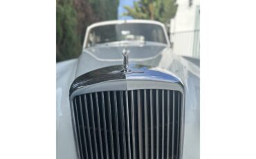 Bentley-S2-1960-Pearl-White-Black-Brown