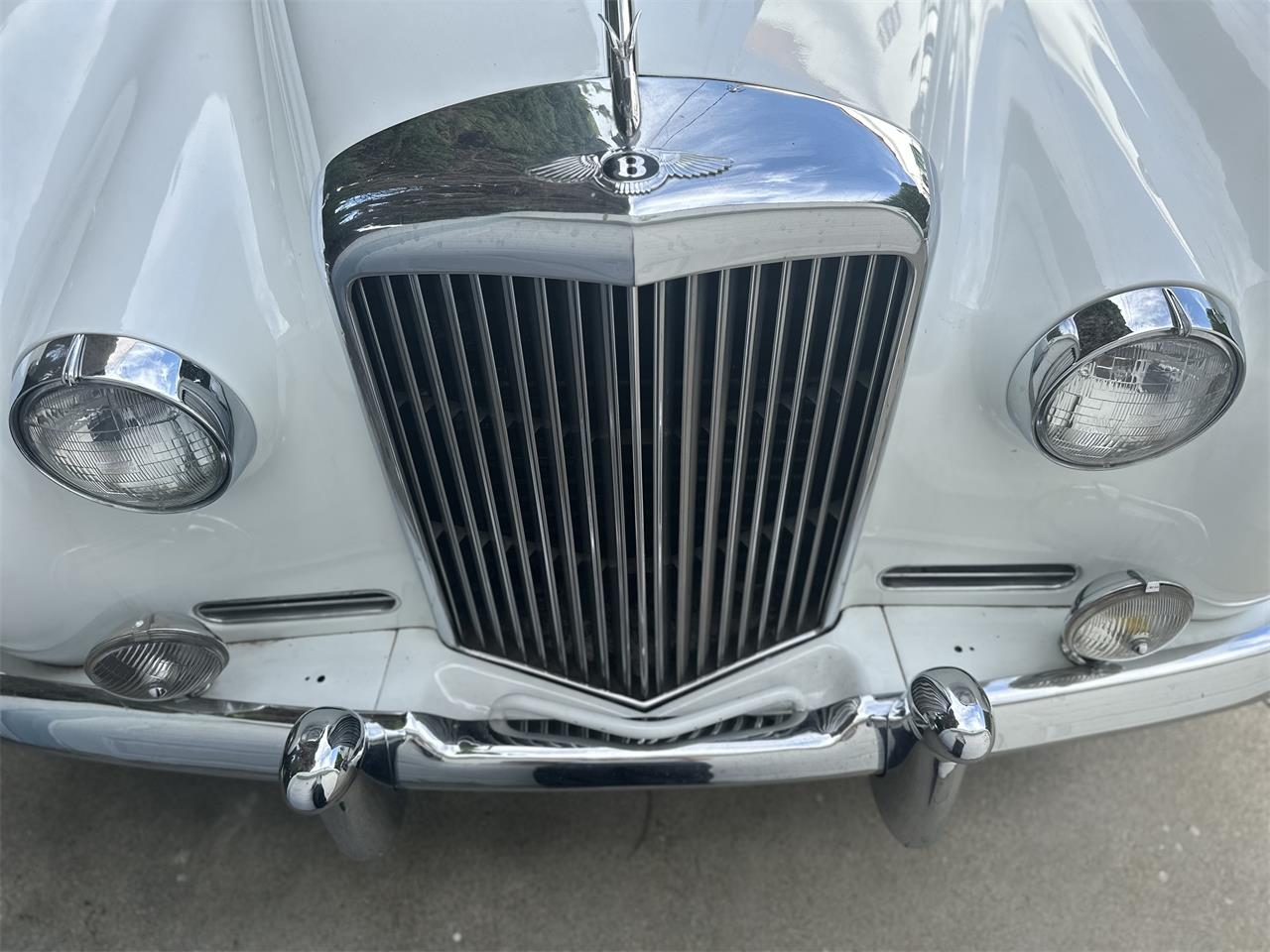 Bentley-S2-1960-Pearl-White-Black-Brown-4