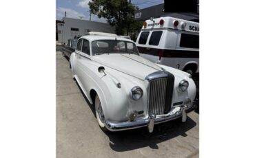 Bentley-S2-1960-Pearl-White-Black-Brown-50