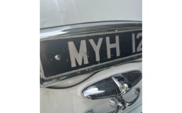 Bentley-S2-1960-Pearl-White-Black-Brown-61