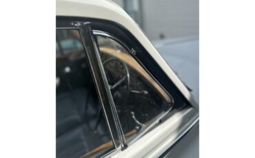 Bentley-S2-1960-Pearl-White-Black-Brown-65