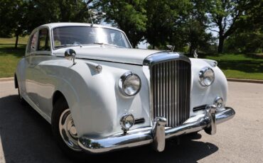 Bentley-S2-1961-White-Black-12