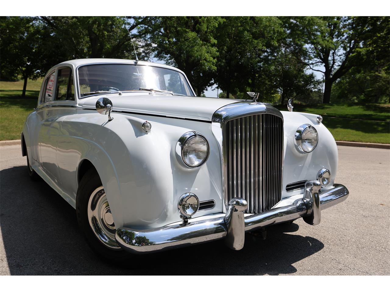 Bentley-S2-1961-White-Black-12