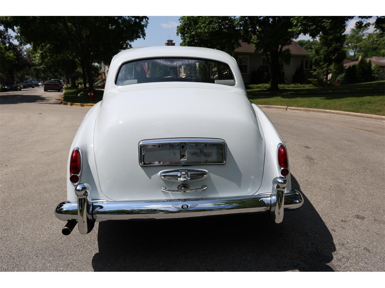 Bentley-S2-1961-White-Black-14