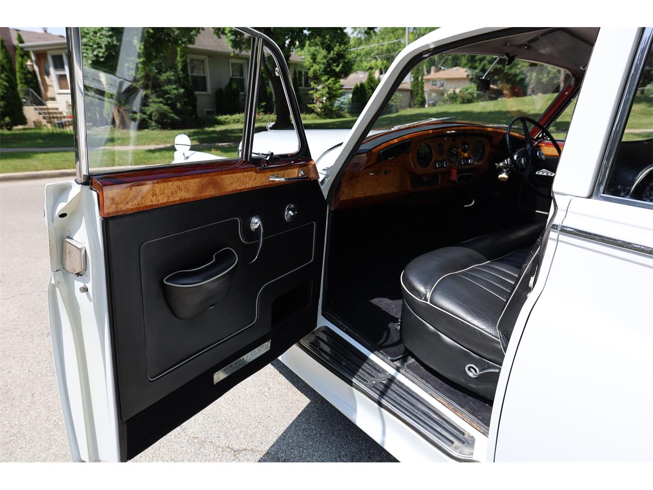 Bentley-S2-1961-White-Black-19