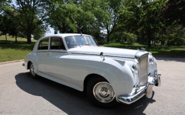 Bentley-S2-1961-White-Black-23