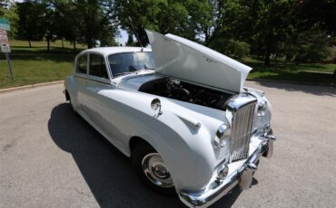 Bentley-S2-1961-White-Black-24