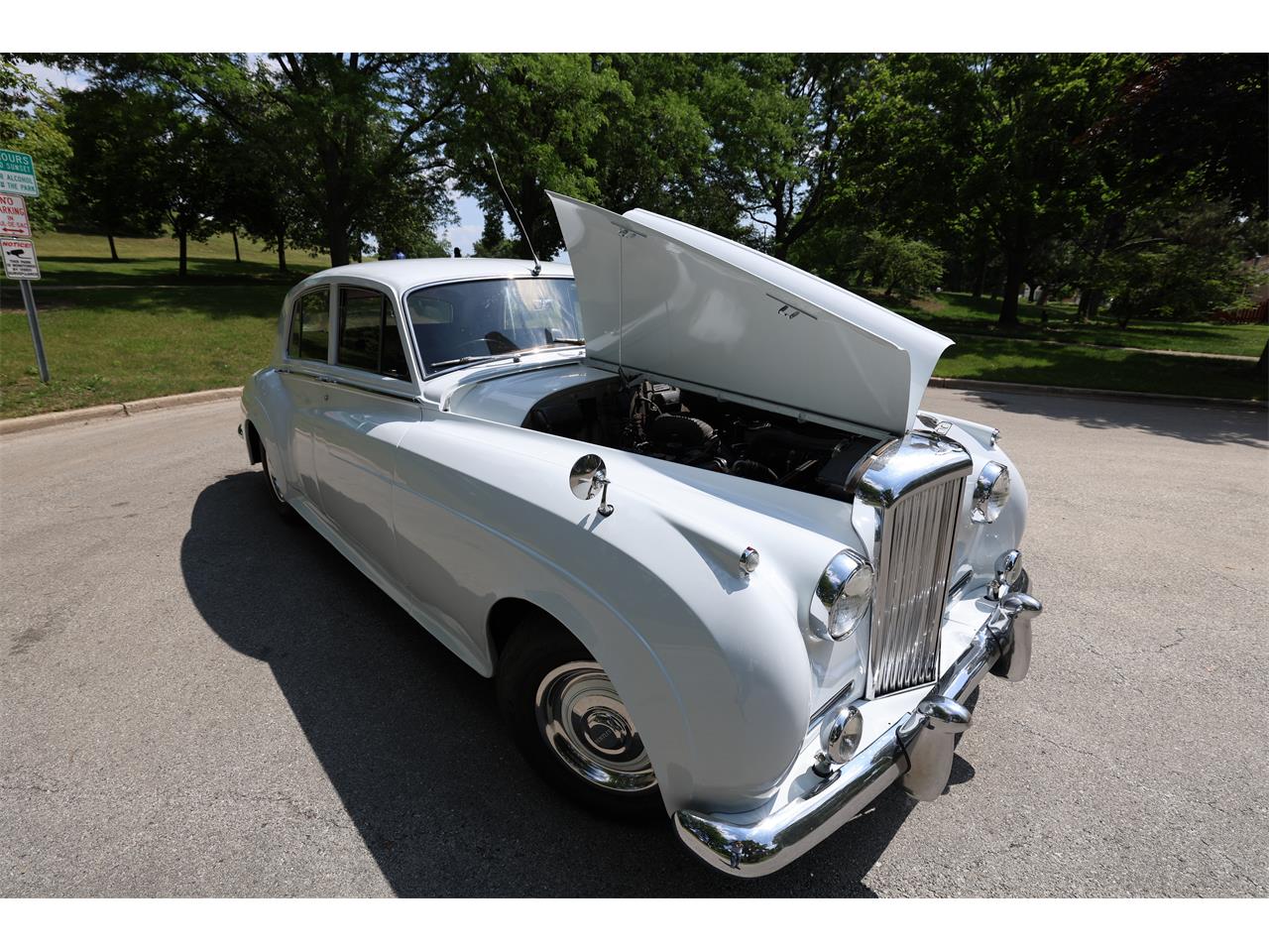 Bentley-S2-1961-White-Black-24