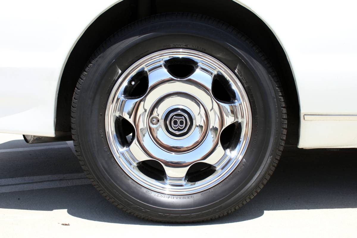 Bentley-continental-r-1995-white-12