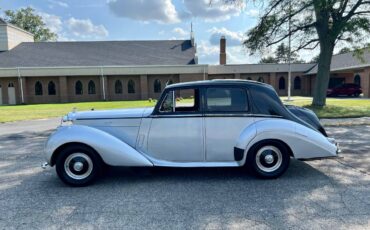 Bentley-r-type-1953-5