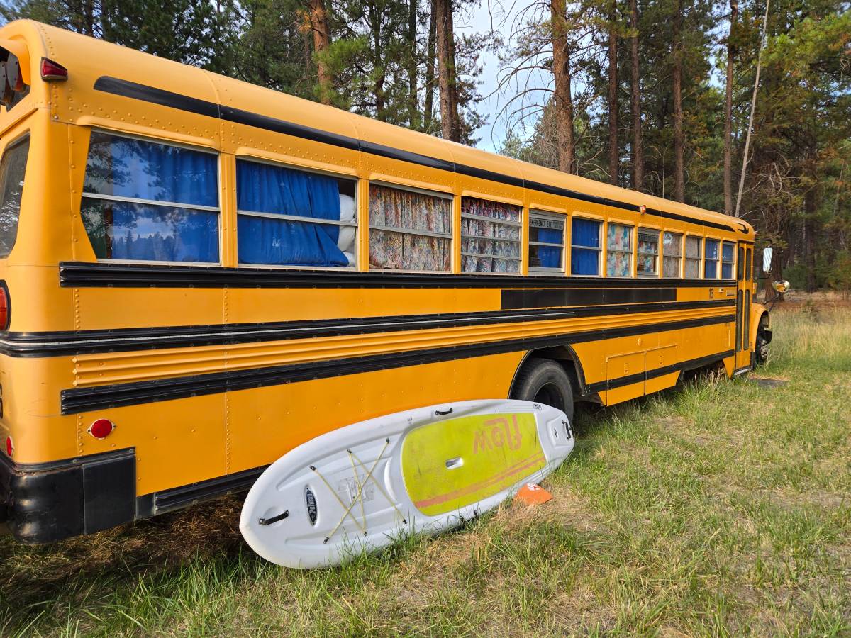 Bluebird-school-bus-diesel-1993-yellow