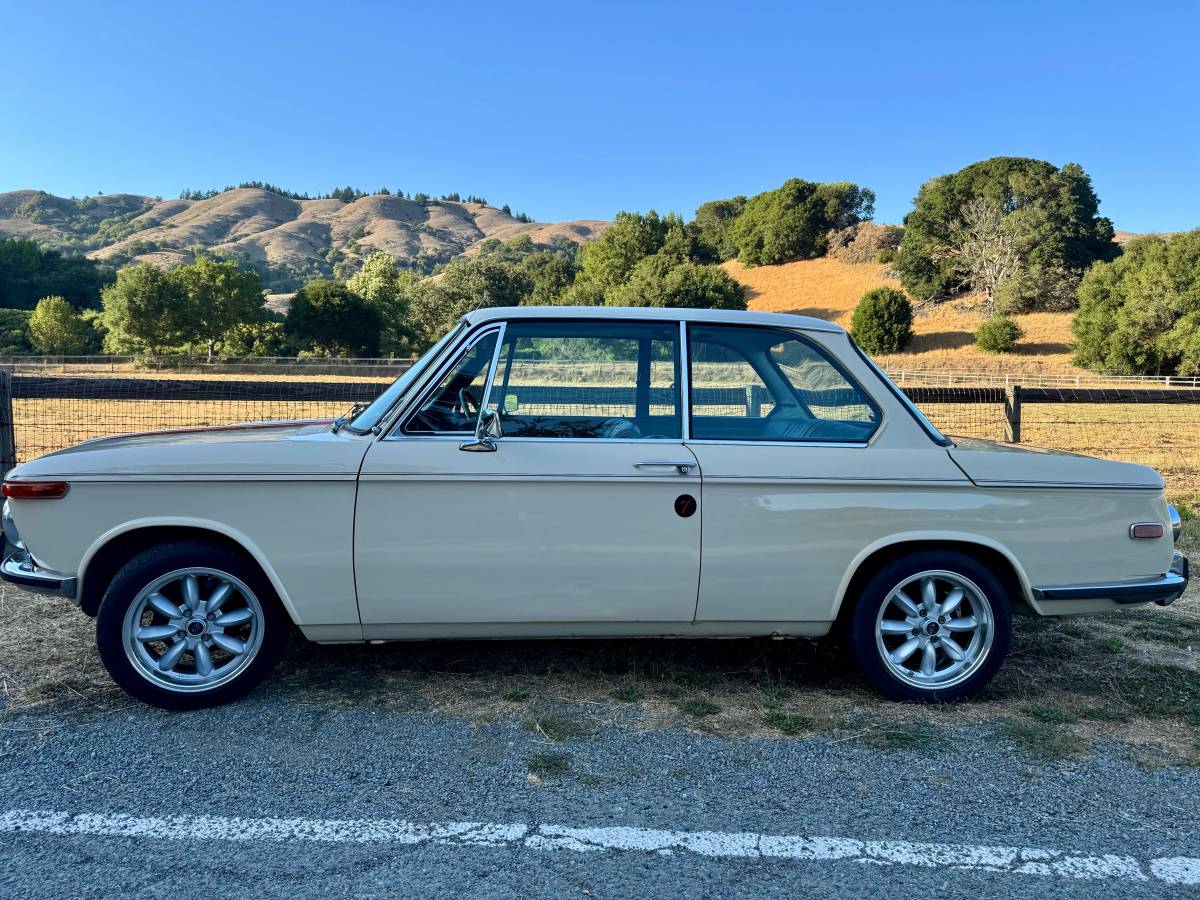 Bmw-2002-1971-custom-2