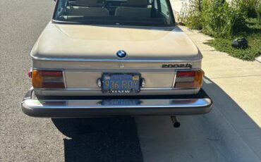 Bmw-2002tii-1974-custom-2