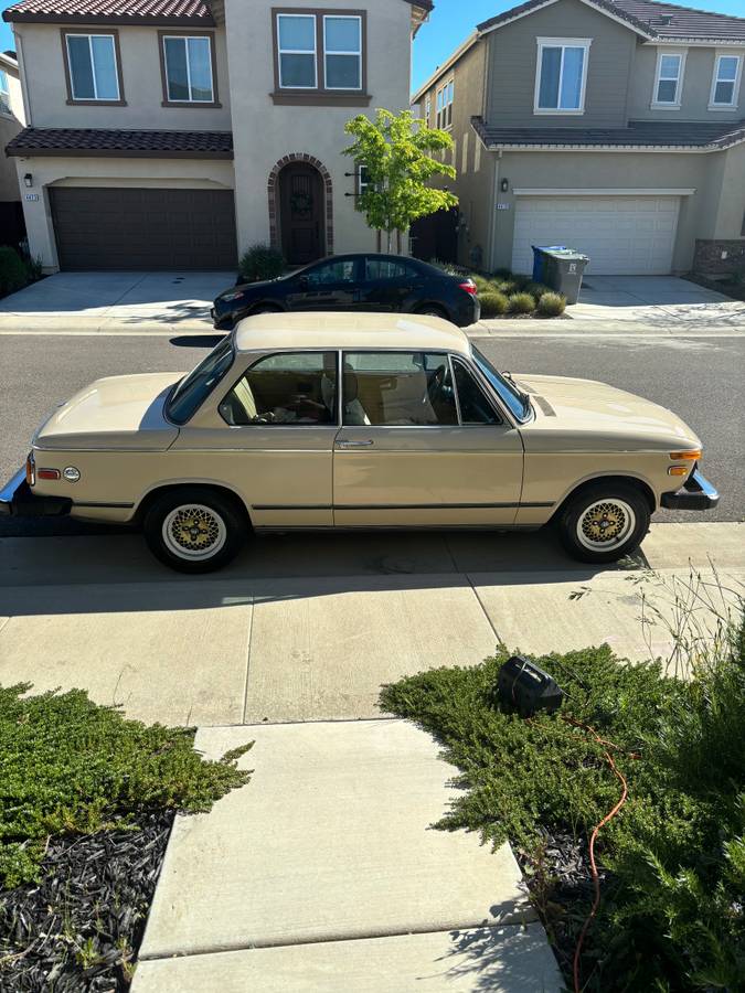 Bmw-2002tii-1974-custom-4