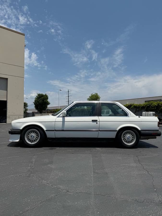 Bmw-3-series-1986-white-1