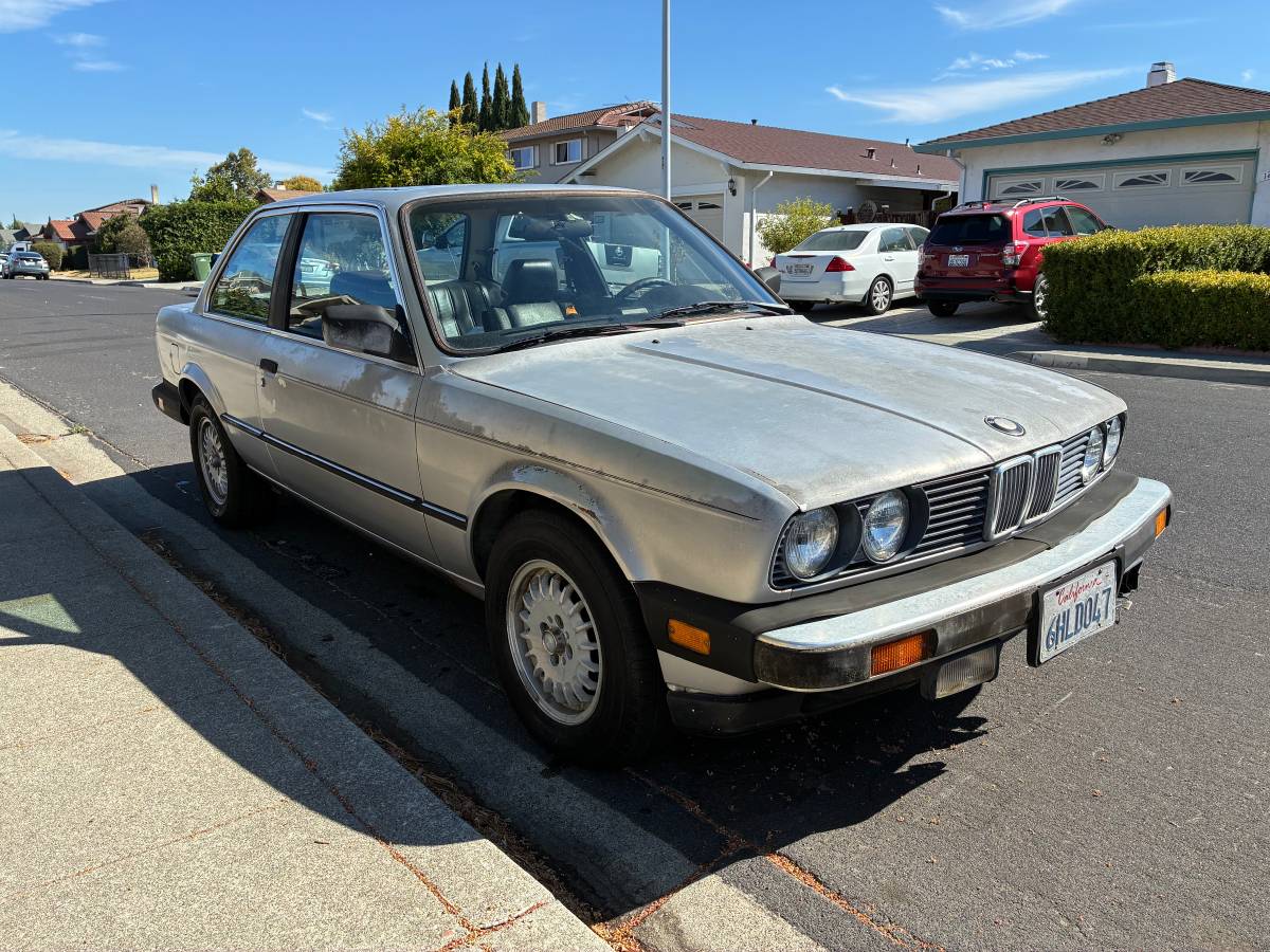Bmw-318i-1984-grey-2