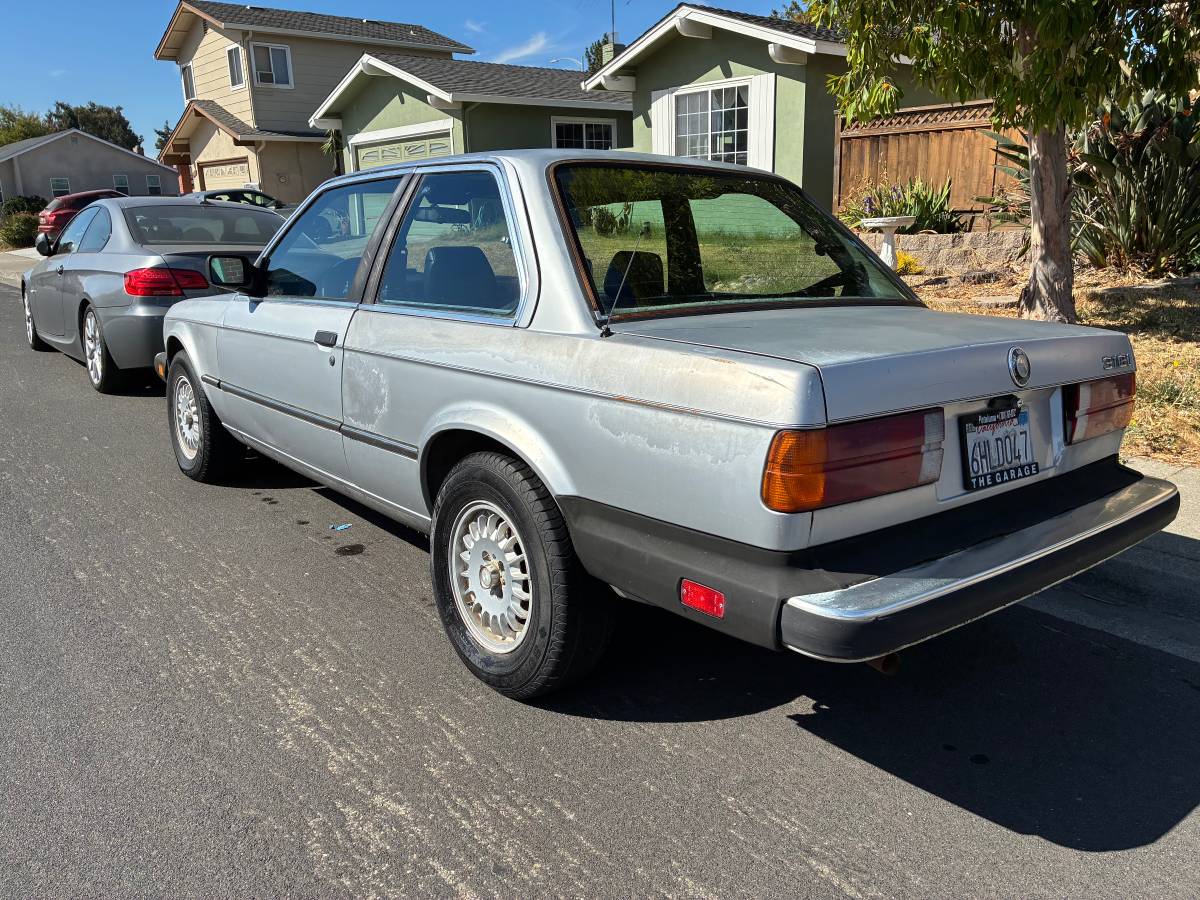 Bmw-318i-1984-grey-5