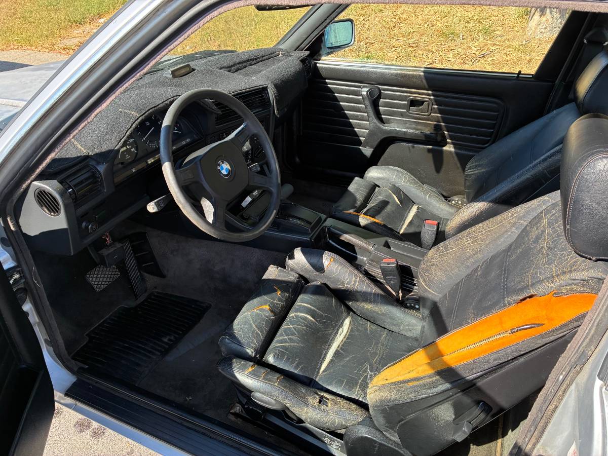 Bmw-318i-1984-grey-6