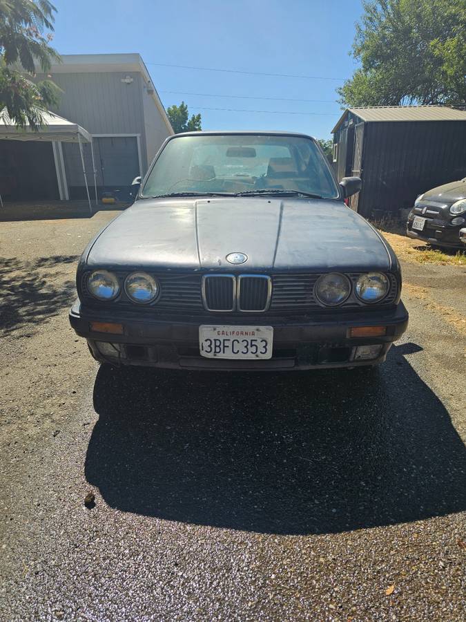 Bmw-318i-1991-black-2