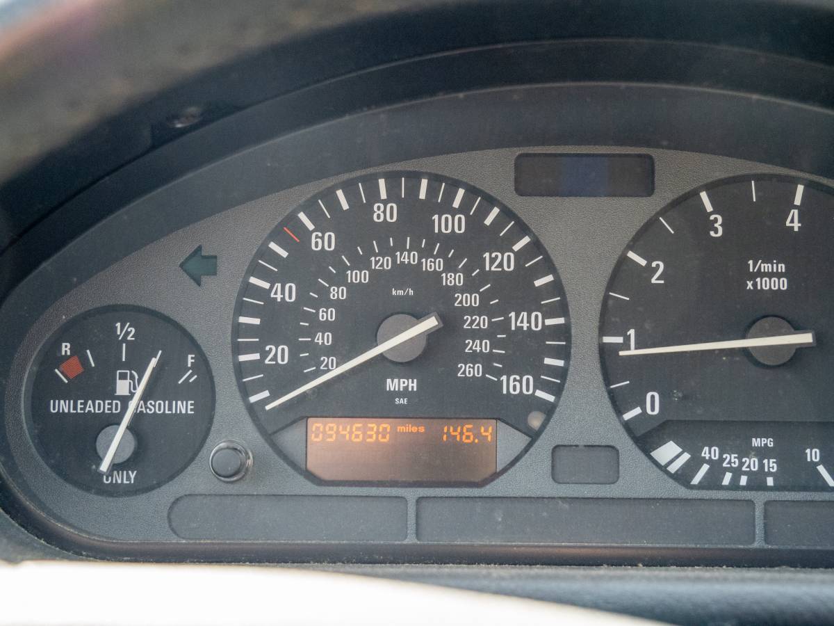 Bmw-318i-1995-red-3