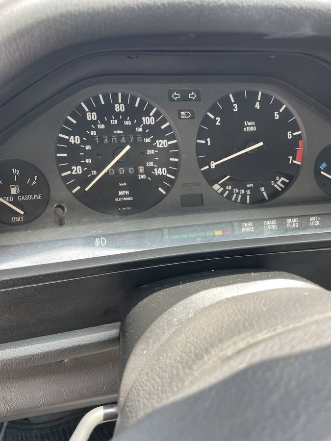Bmw-318i-convertible-1991-white-11