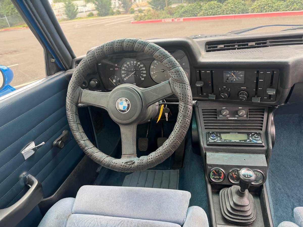 Bmw-320i-1978-blue-9