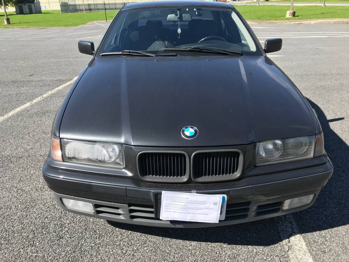 Bmw-320i-1993-black-2