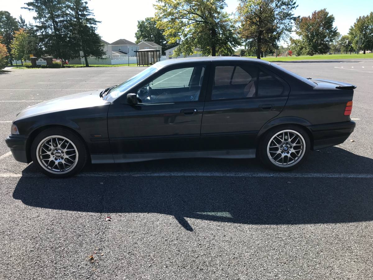 Bmw-320i-1993-black