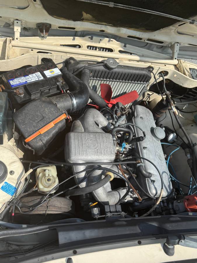 Bmw-320i-automatic-1982-11