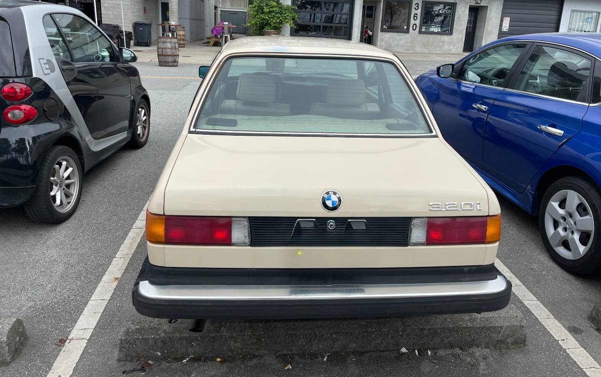 Bmw-320i-automatic-1982-2