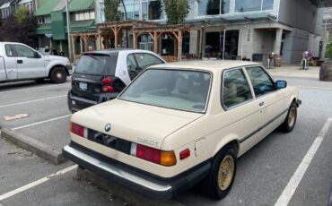 Bmw-320i-automatic-1982-3