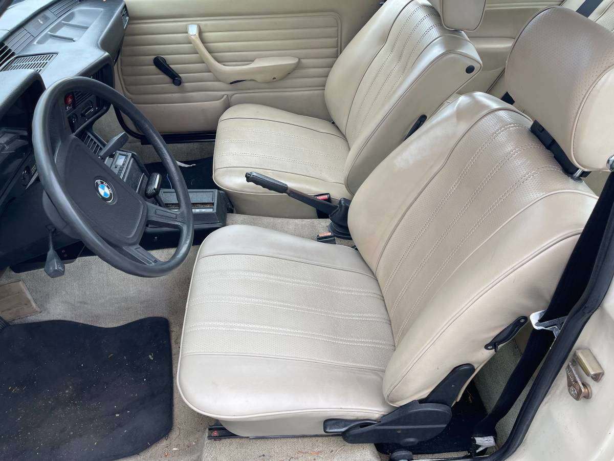 Bmw-320i-automatic-1982-6