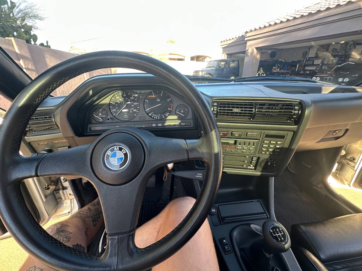 Bmw-325325e-1985-custom-12
